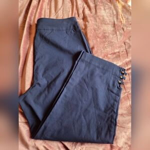 New!!!! JM Collection Elegant Capri Pants -  M